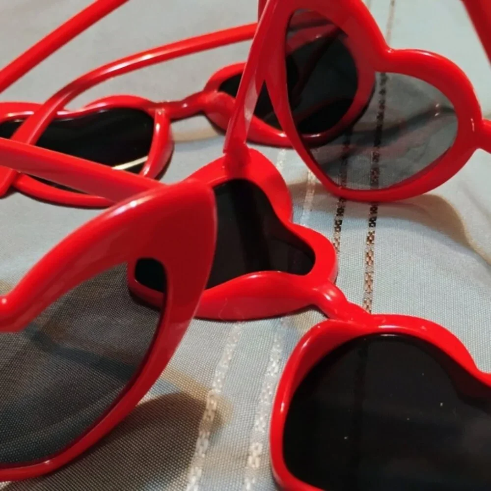 🔥4PK Wet Summer New Big Burning Red Heart Cat Eye Sunglasses - Picture 4 of 4